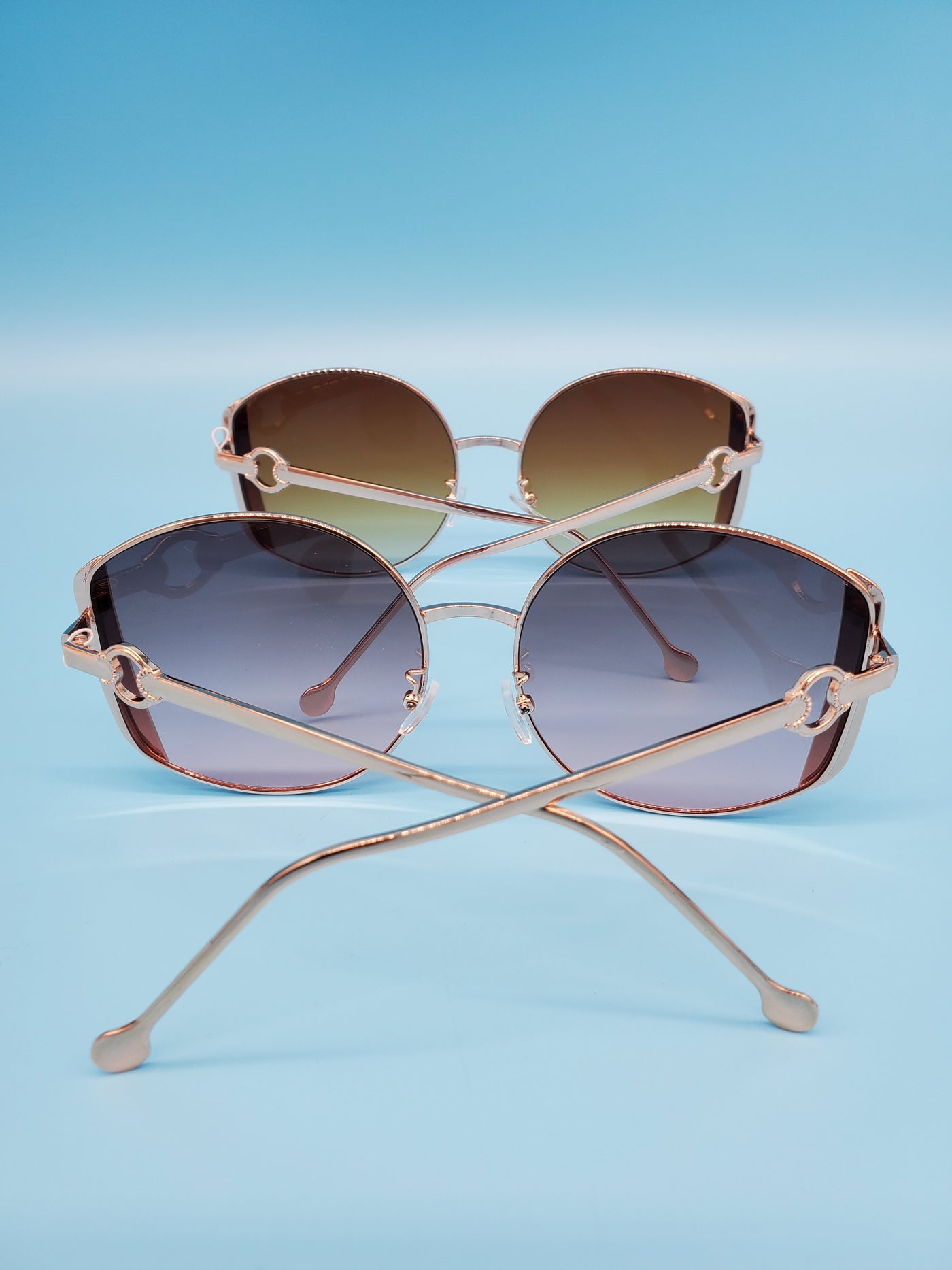 Thin And Cute Oversizesd Sunglasses